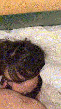 顶级尤物御姐被炮友大鸡巴插入口中